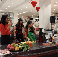 Kolaborasi Hurom dengan Metro Department Store